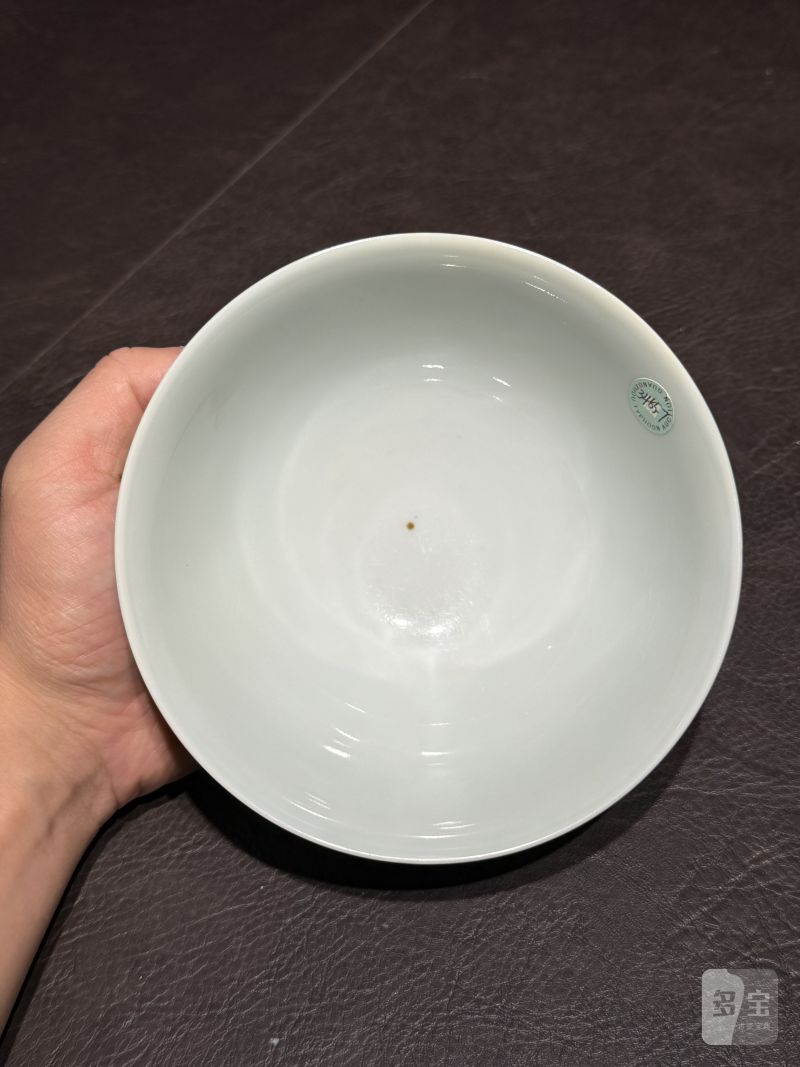 清乾隆 瓜皮绿暗刻龙纹碗 - 图10